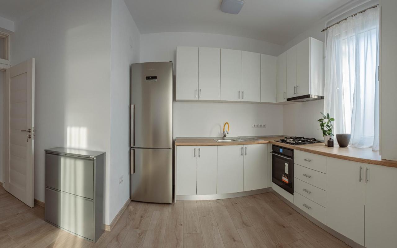 Solomon Apartments Ap 3 Sangeorgiu de Mures Exterior photo